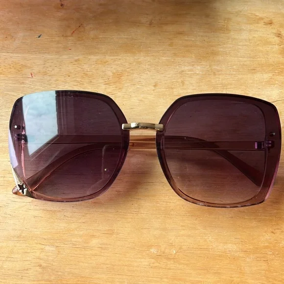Elegant Purple-Brown Sunglasses
